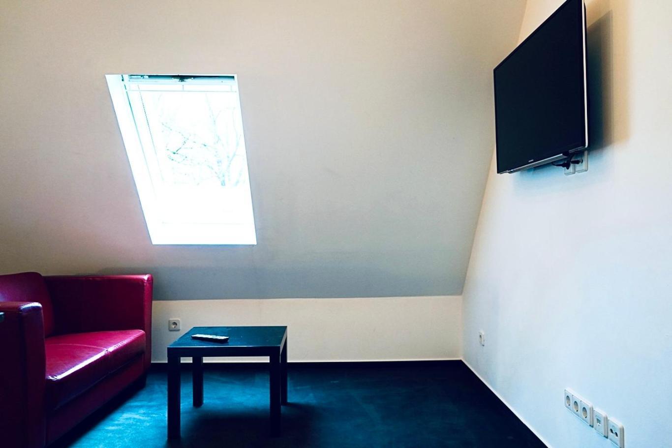 Haus Im Gruenen Fuer 6 Personen-3 Schlafzimmer- 3 Baedern -Waschmaschine-Grosse Terrasse- Vollausgestattete Kueche 볼프스부르크 외부 사진