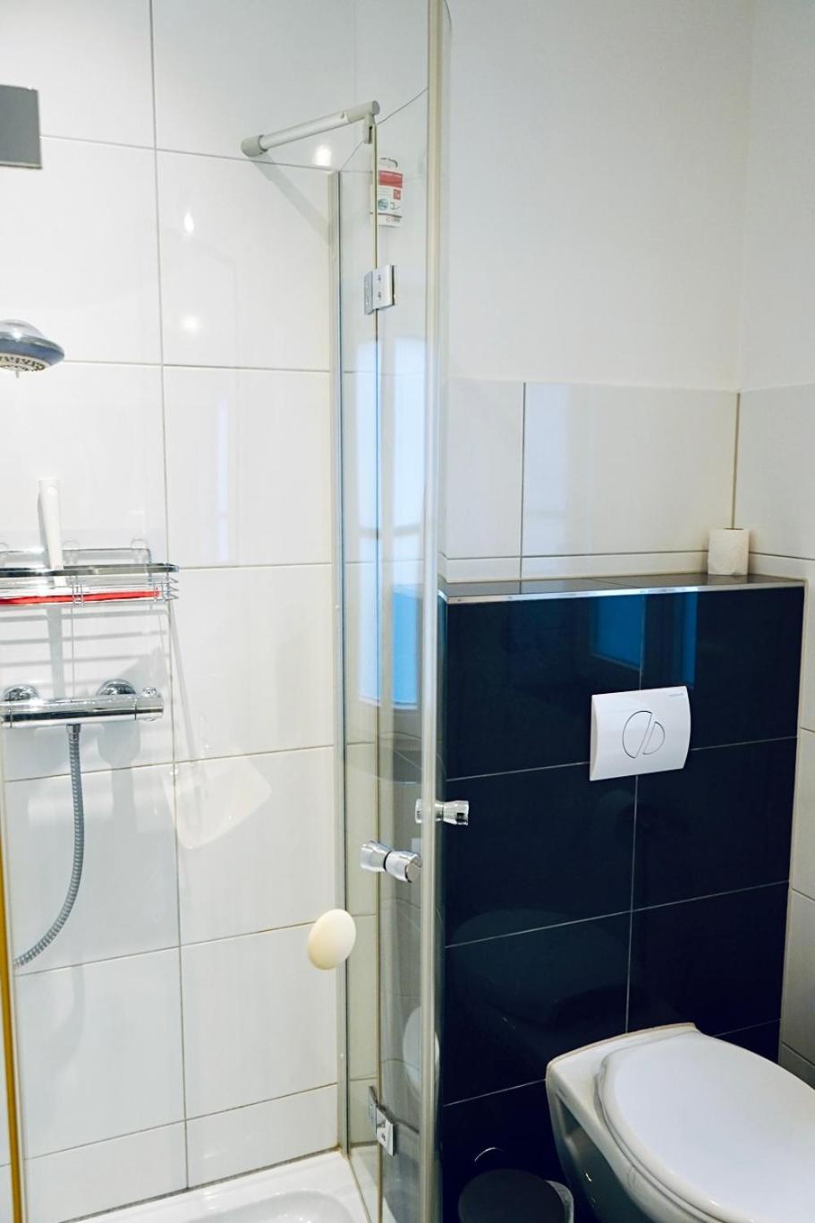 Haus Im Gruenen Fuer 6 Personen-3 Schlafzimmer- 3 Baedern -Waschmaschine-Grosse Terrasse- Vollausgestattete Kueche 볼프스부르크 외부 사진